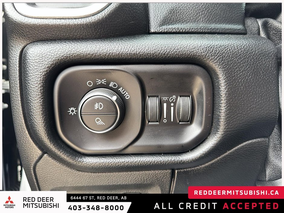 2019 Ram 1500 Laramie-16
