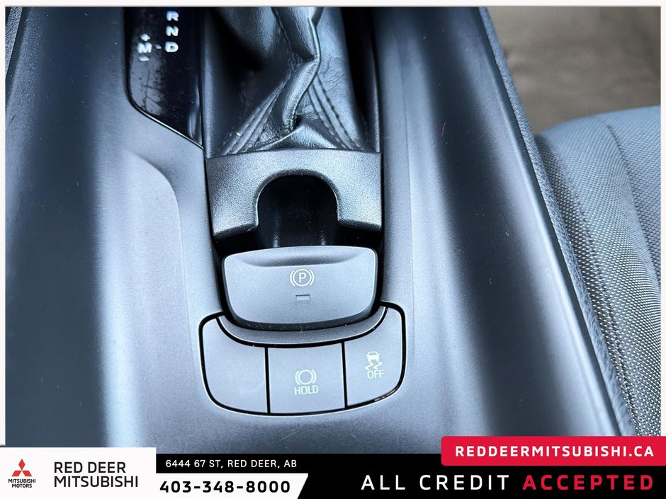 2022 Toyota C-HR XLE Premium-14