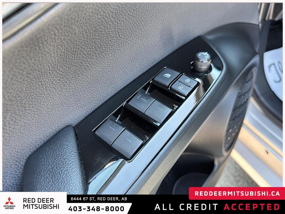 2020 Toyota PRIUS PRIME-9