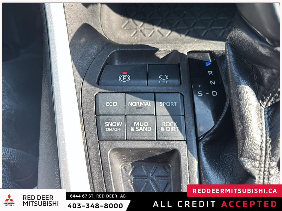 2019 Toyota RAV4 LE-14