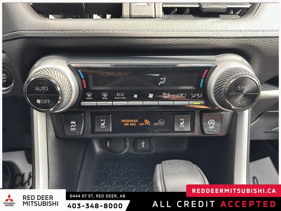 2022 Toyota RAV4 XLE-12