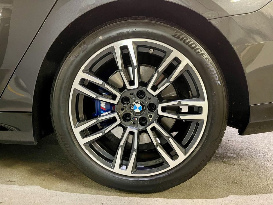 2025 BMW 5-Series 530i xDrive-6