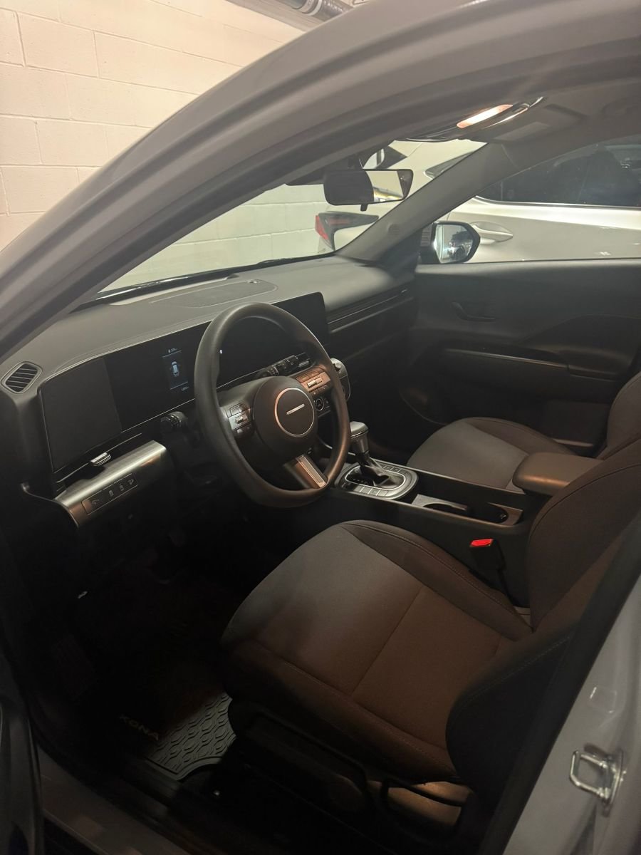 2024 Hyundai Kona Essential-2