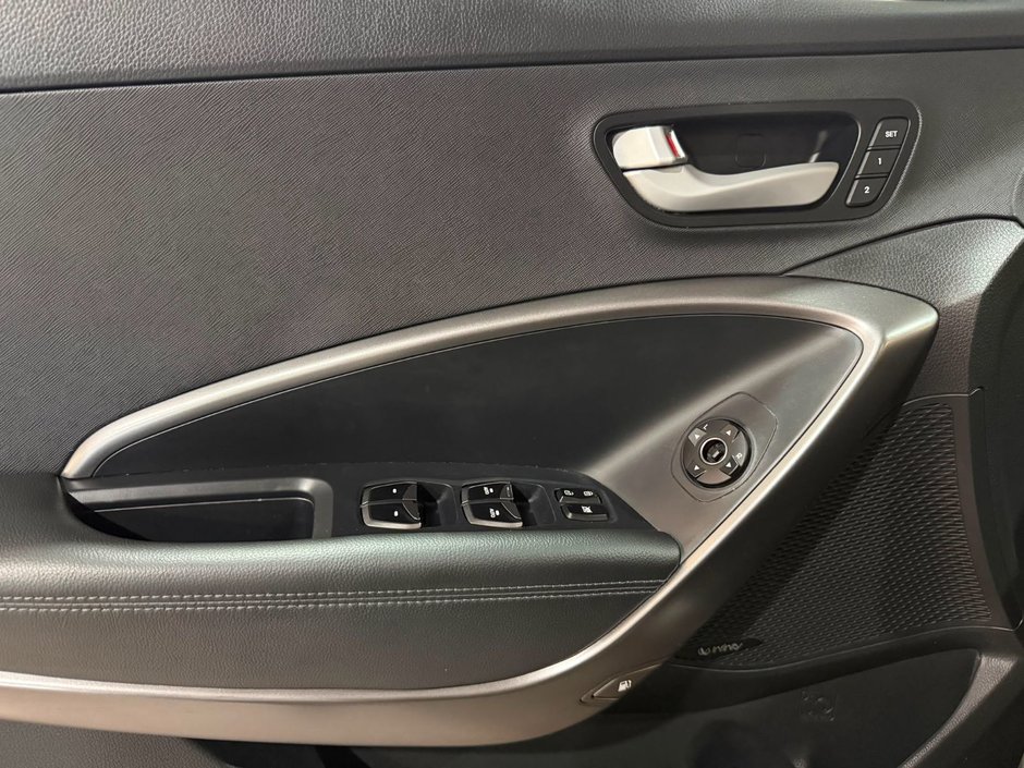 2017 Hyundai Santa Fe Ultimate-9