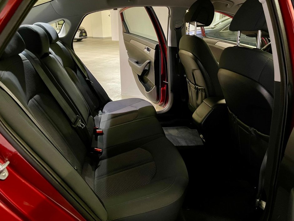 2016 Hyundai SonataGL 2.4L GL-8