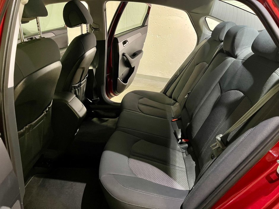 2016 Hyundai SonataGL 2.4L GL-9
