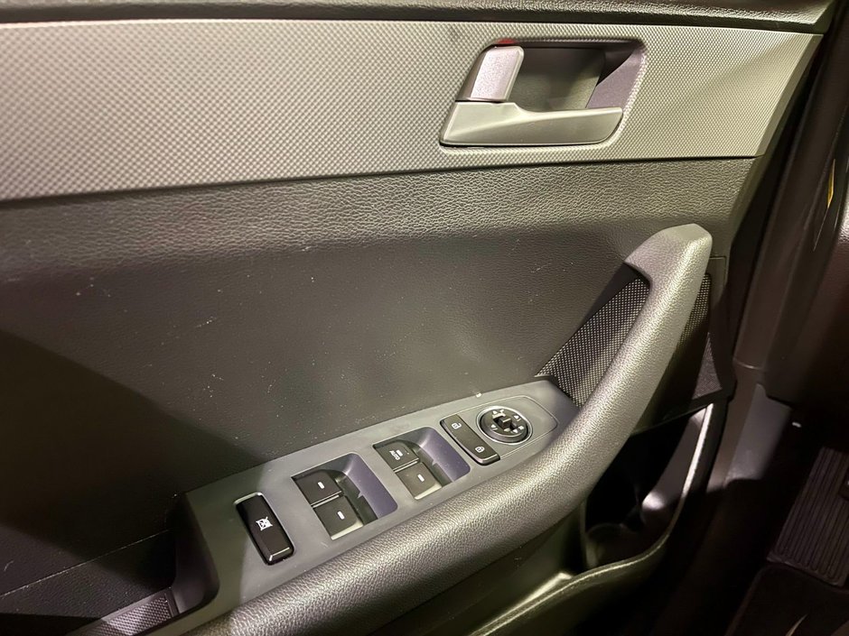 2016 Hyundai SonataGL 2.4L GL-12