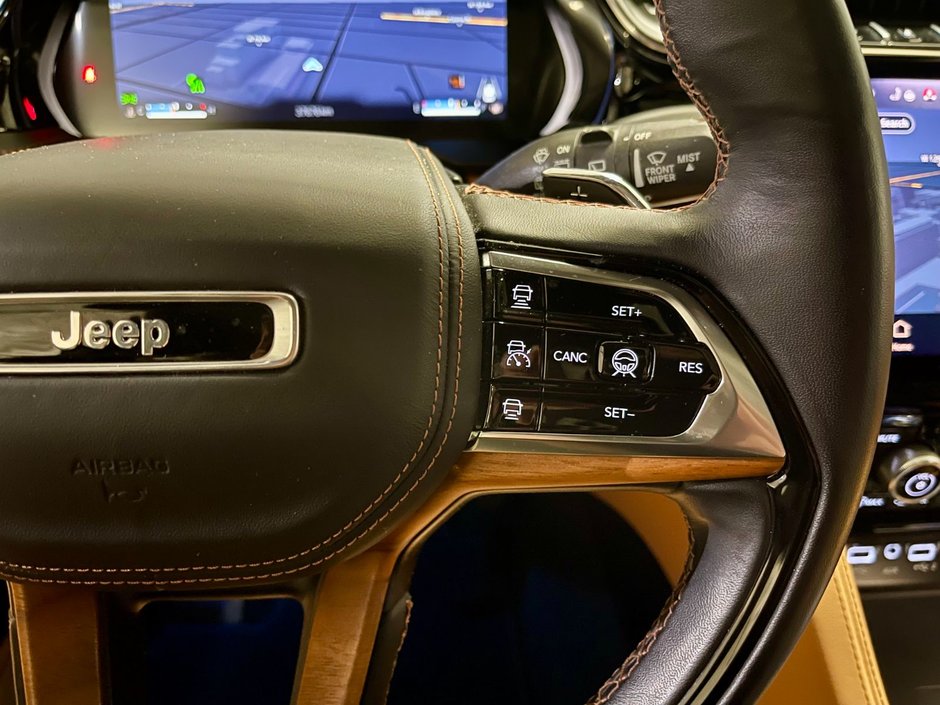 2022 Jeep Grand CherokeeSummit Reserve-16