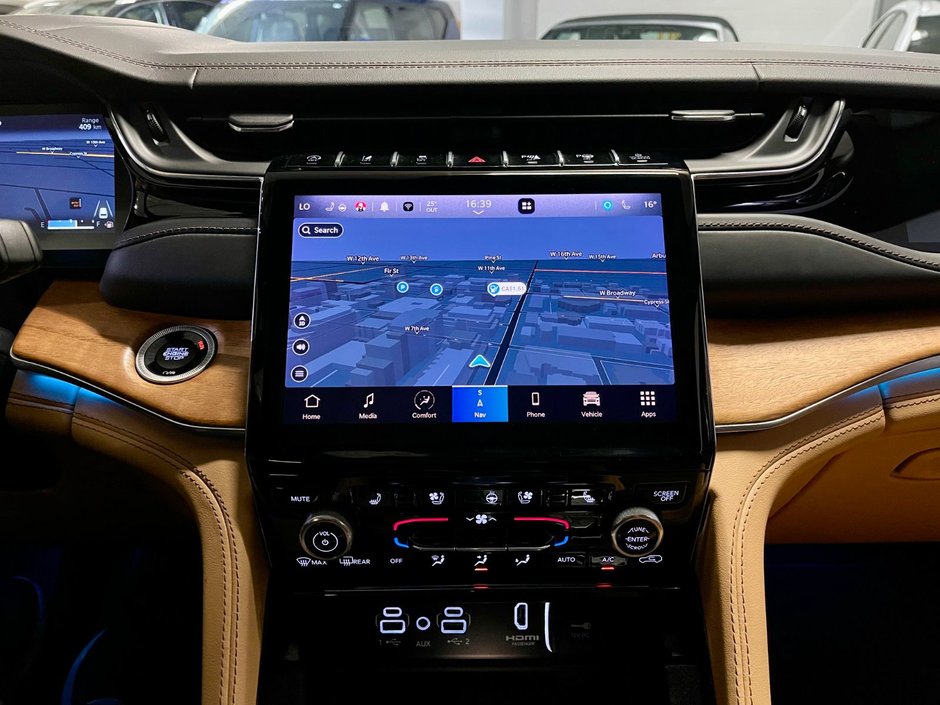 2022 Jeep Grand CherokeeSummit Reserve-19