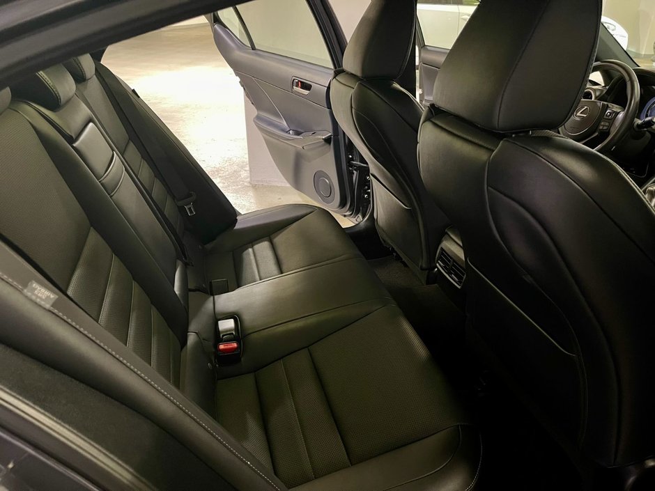 2021 Lexus IS 300 AWD IS 300-8