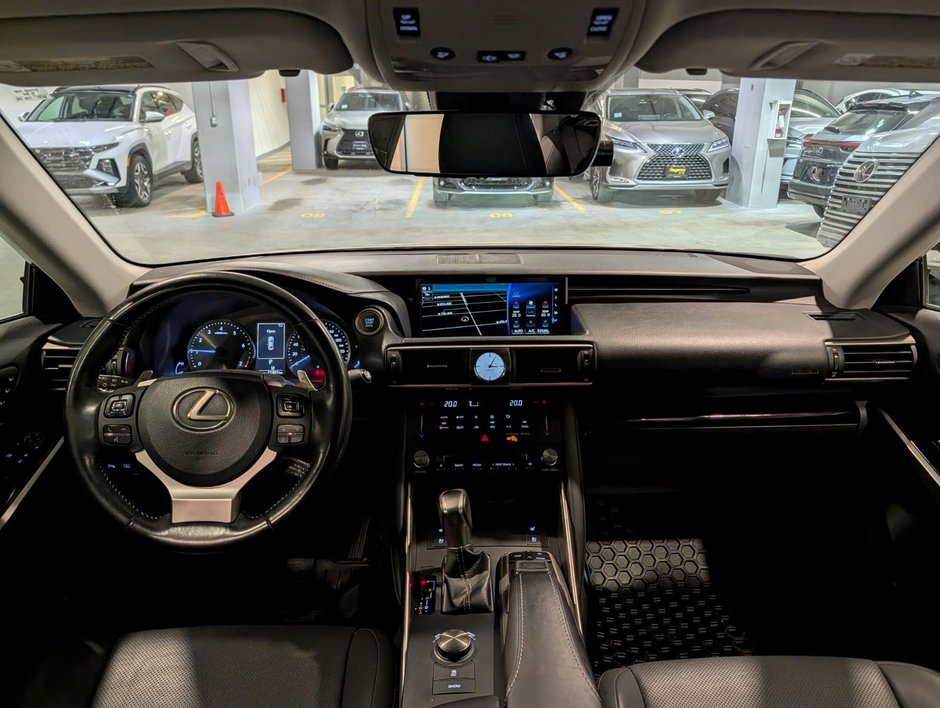 2018 Lexus IS300 AWD Luxury-10