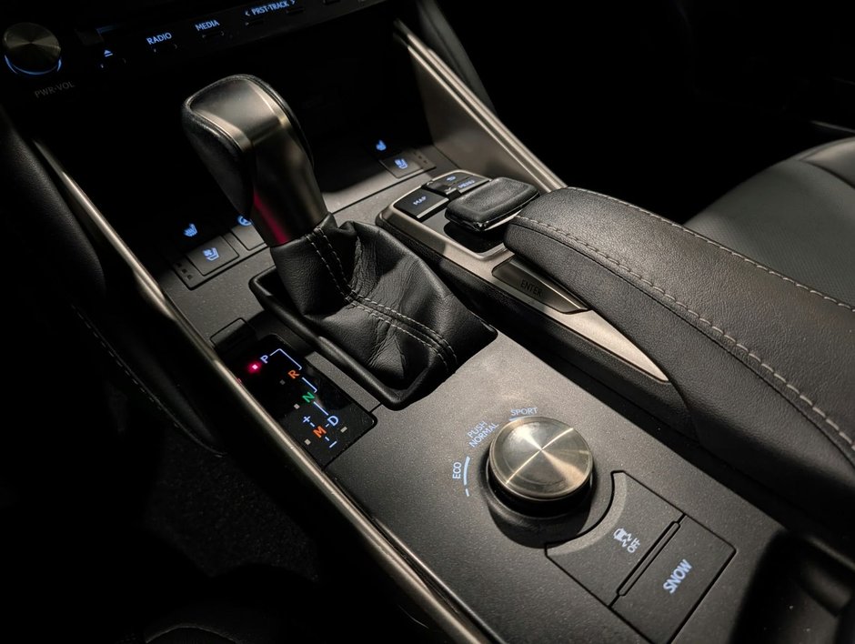 2018 Lexus IS300 AWD Luxury-15