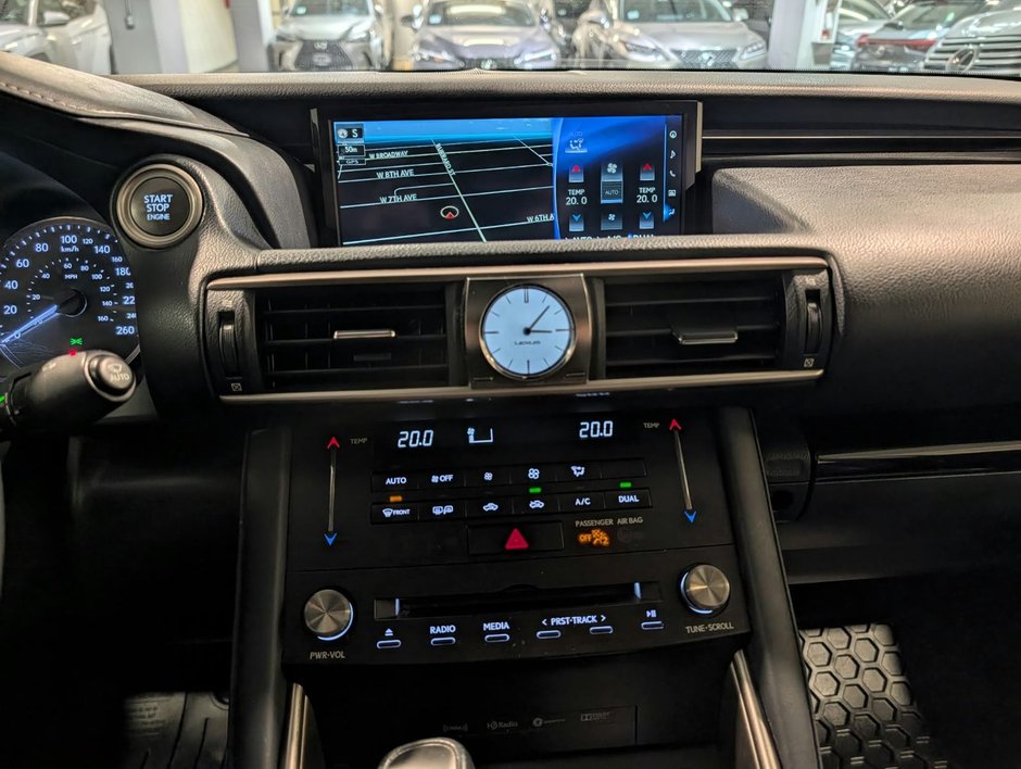 2018 Lexus IS300 AWD Luxury-16
