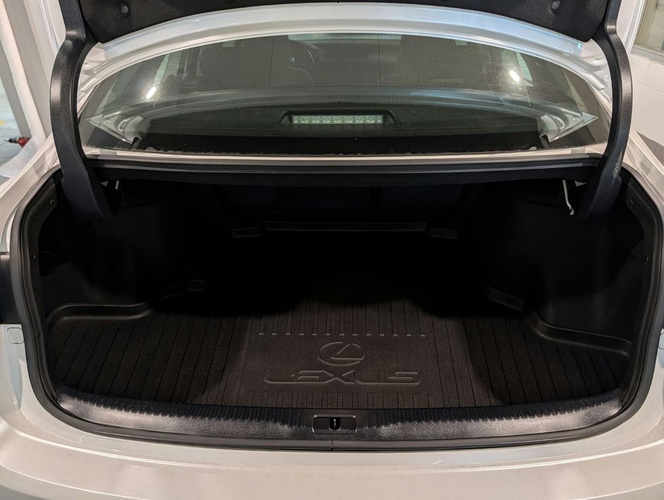 2018 Lexus IS300 AWD Luxury-8