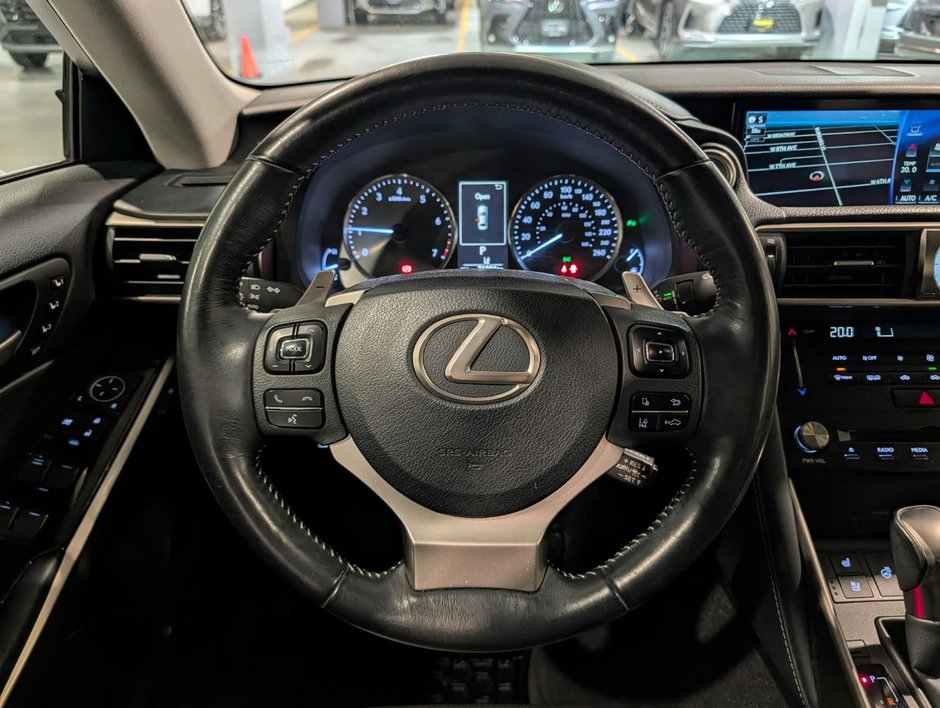 2018 Lexus IS300 AWD Luxury-11