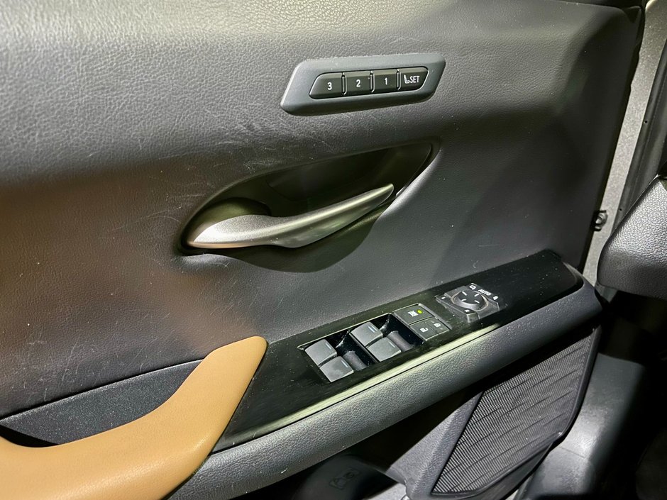 2019 Lexus UX 250h-12