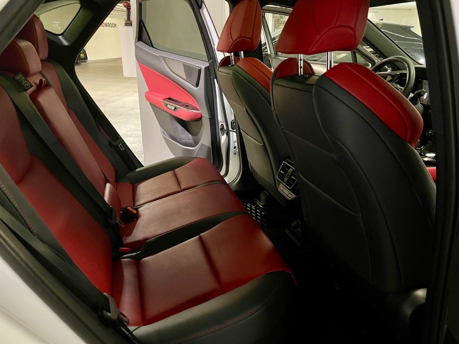 2025 Lexus NX 450h+ F SPORT 3-8
