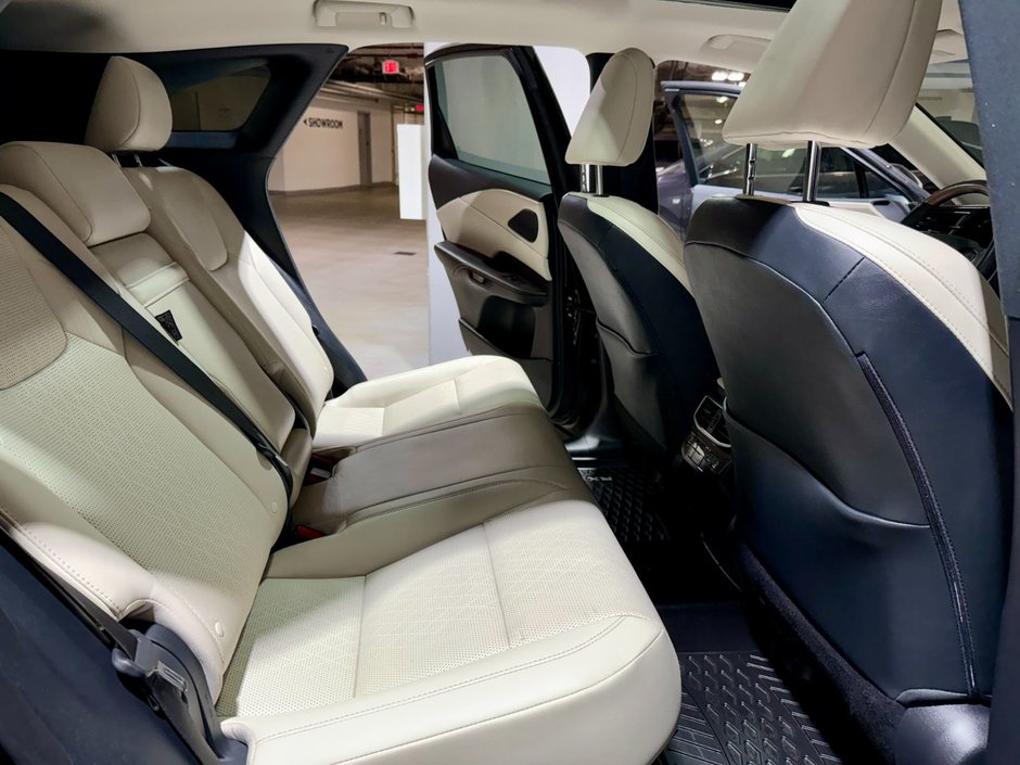 2023 Lexus RX 350h-8