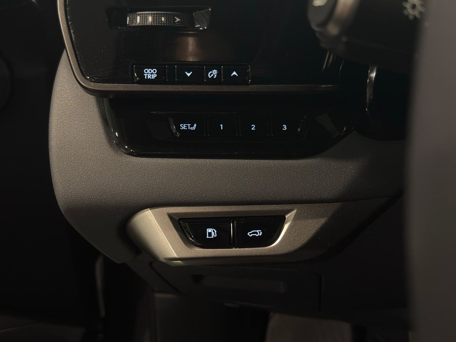 2024 Lexus Rx350 Luxury LA-18