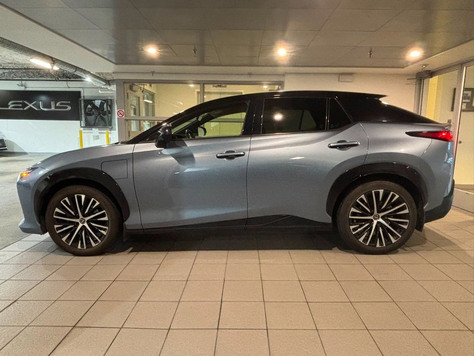 2023 Lexus RZ 450e-2