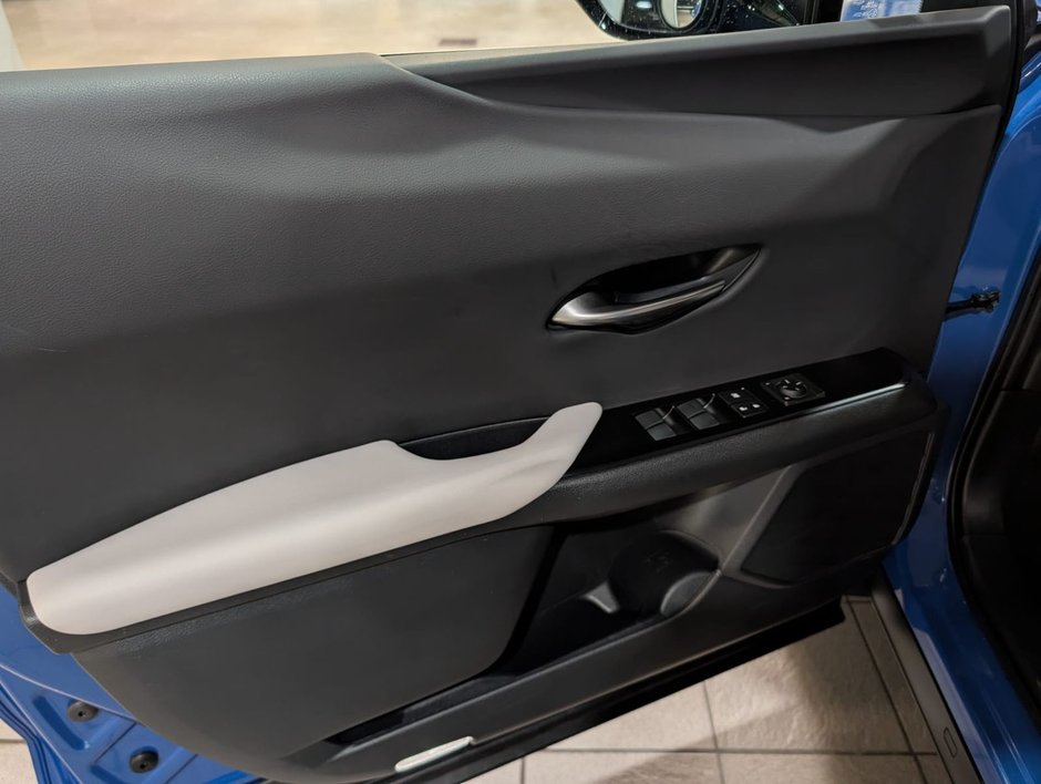 2024 Lexus UX 250H AWD PREMIUM PACKAGE-9