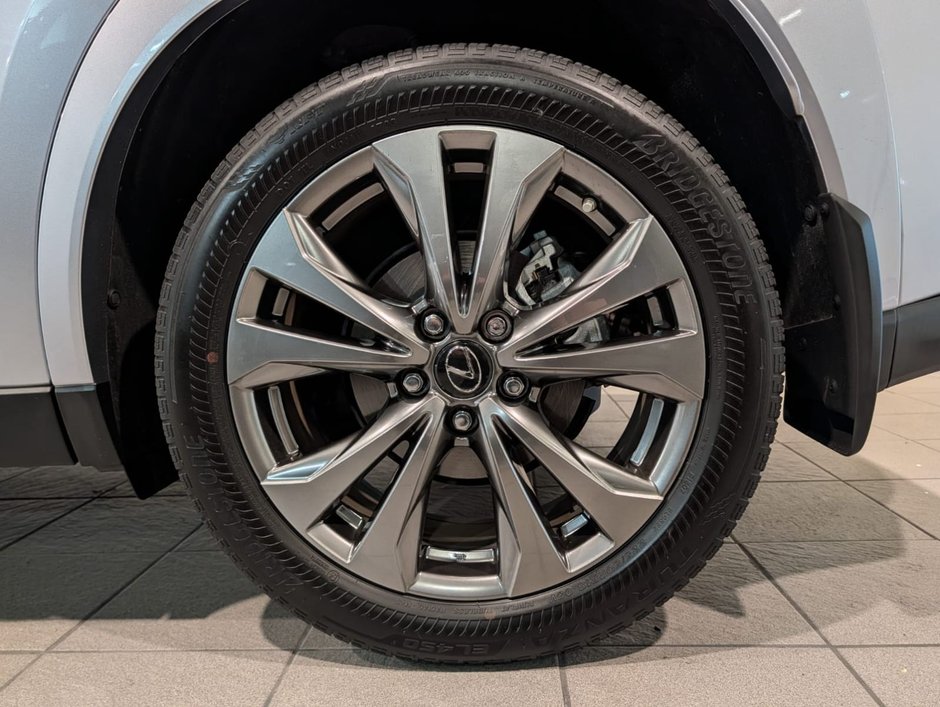 2024 Lexus UX 250h AWD F Sport 2-5