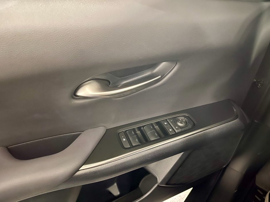 2025 Lexus UX 300h-22