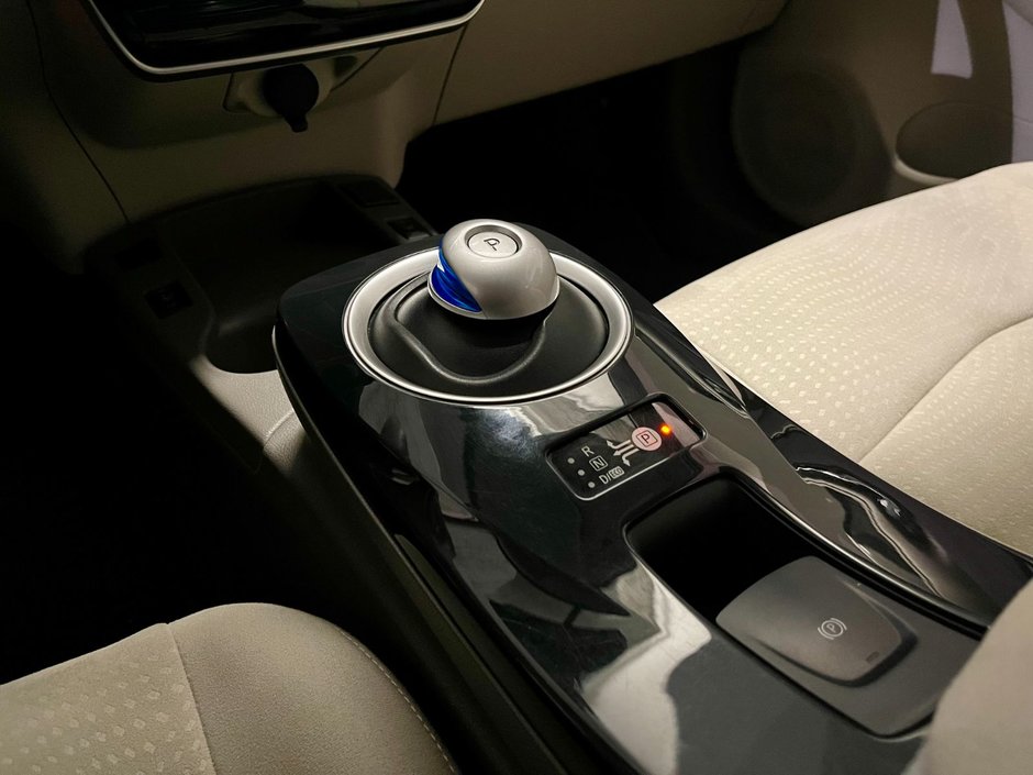 2012 Nissan Leaf SV-17