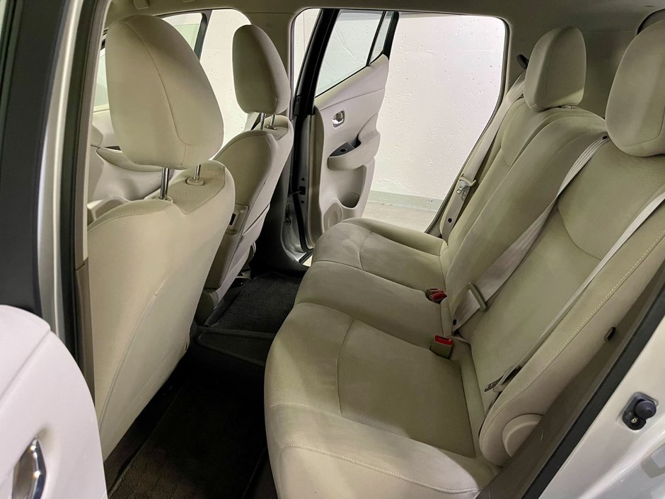 2012 Nissan Leaf SV-8
