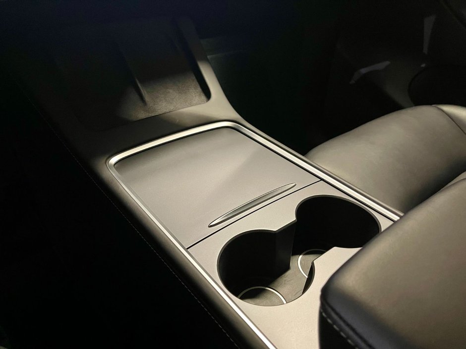 2022 Tesla Model Y DUAL MOTOR LONG RANGE-17
