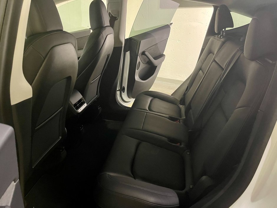 2022 Tesla Model Y DUAL MOTOR LONG RANGE-9