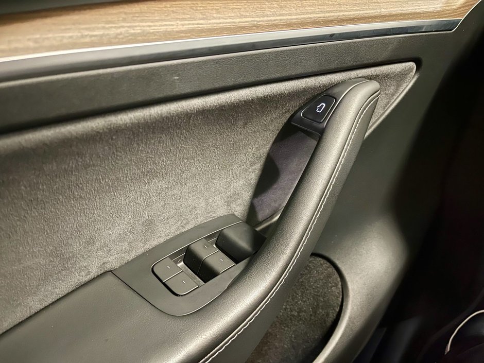 2023 Tesla Model Y Long Range-12