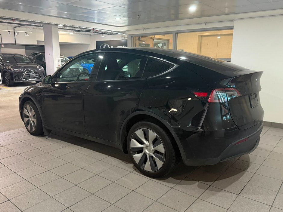 2024 Tesla Model Y Long Range AWD-2