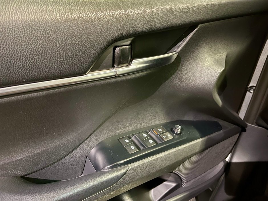 2018 Toyota CamryL-12