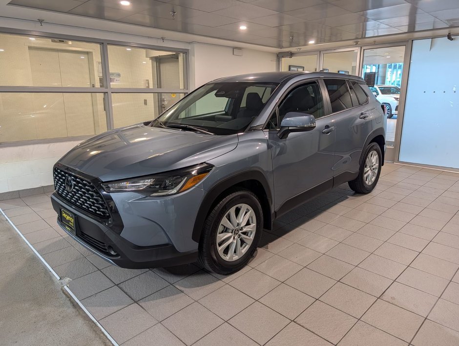 2023 Toyota Corolla Cross LE FWD LE-0