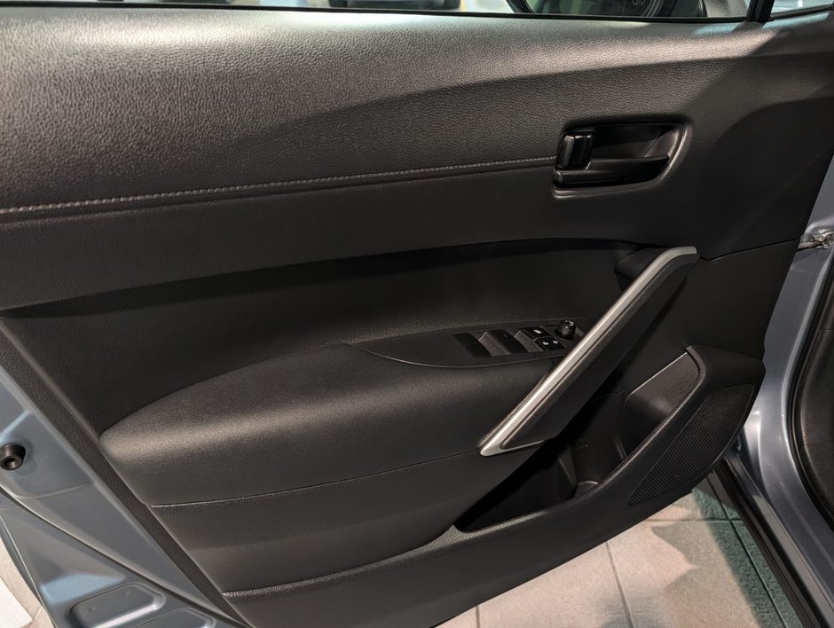 2023 Toyota Corolla Cross LE FWD LE-9
