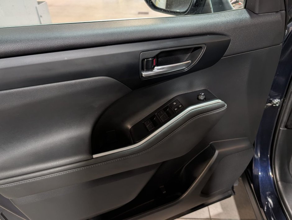 2023 Toyota Highlander Hybrid XLE AWD Hybrid XLE-9