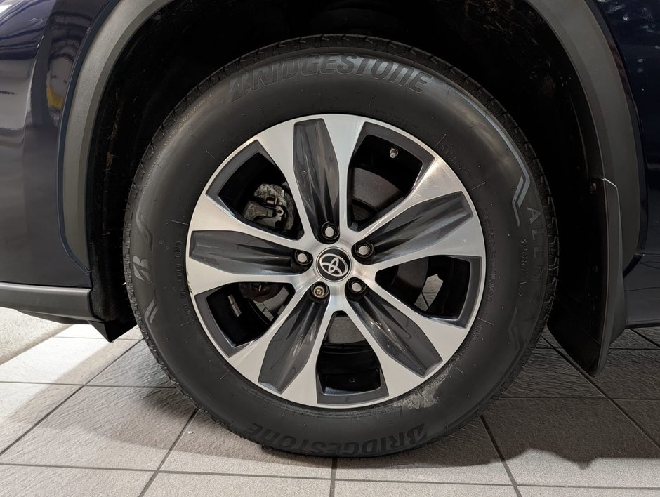 2023 Toyota Highlander Hybrid XLE AWD Hybrid XLE-4