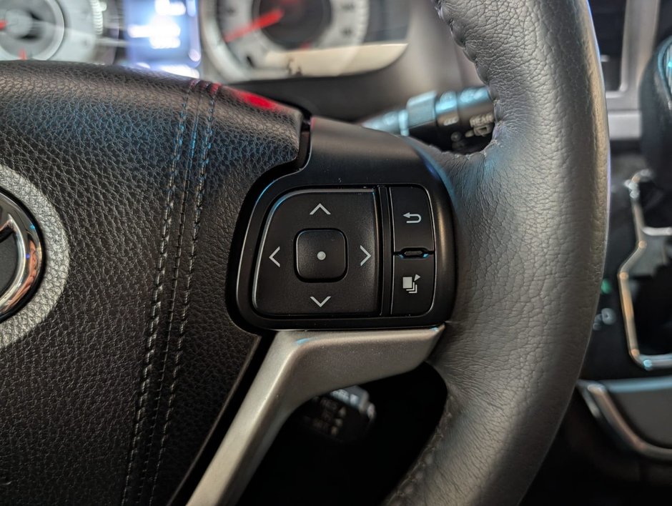 2017 Toyota SiennaSE SE-14