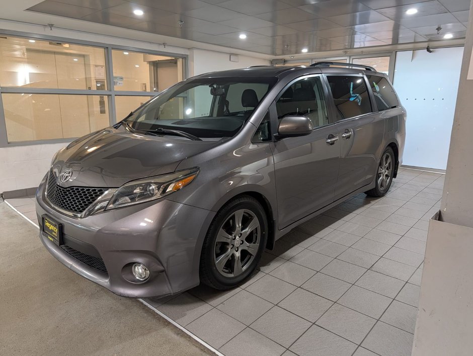 2017 Toyota SiennaSE SE-0