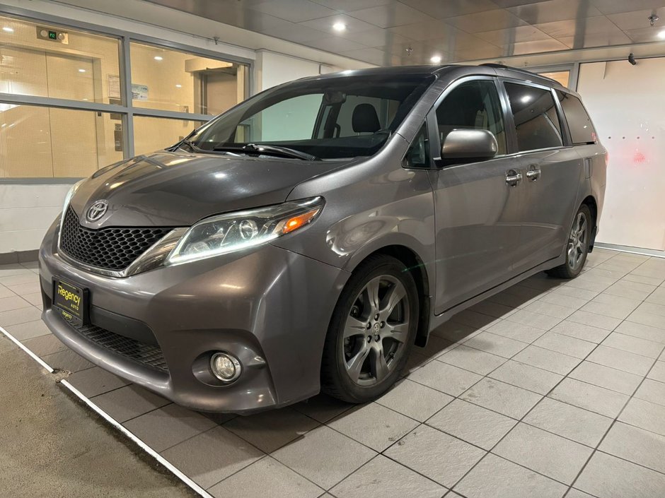 2017 Toyota SiennaSE SE-0