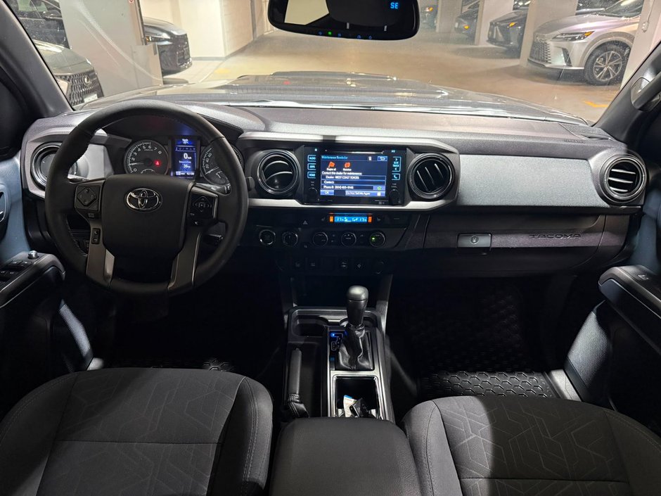2017 Toyota Tacoma 4x4 Double Cab 6A 1 OWNER / TRD 4X4 SPORT / TOYOTA SERVICED-14