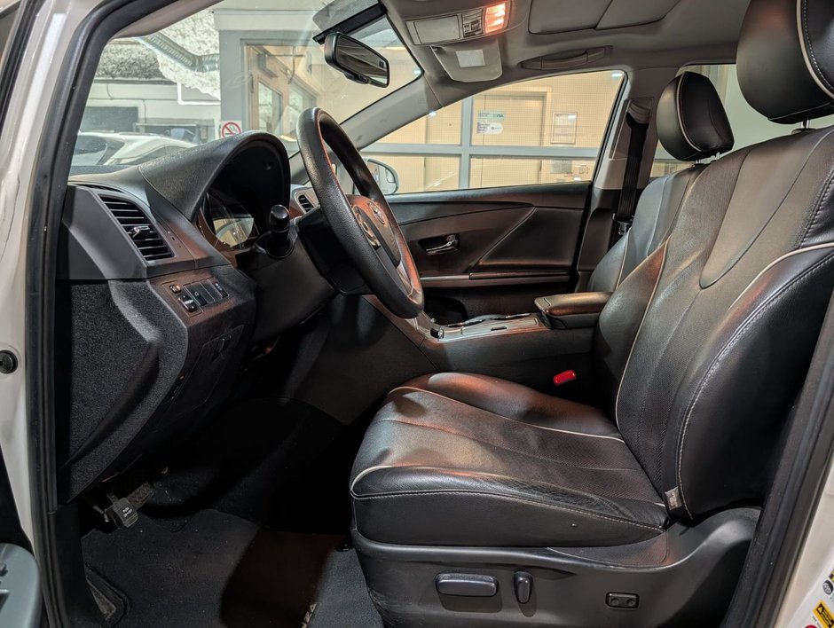 2016 Toyota Venza AWD-8