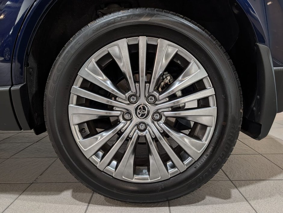 2023 Toyota Venza XLE AWD-18