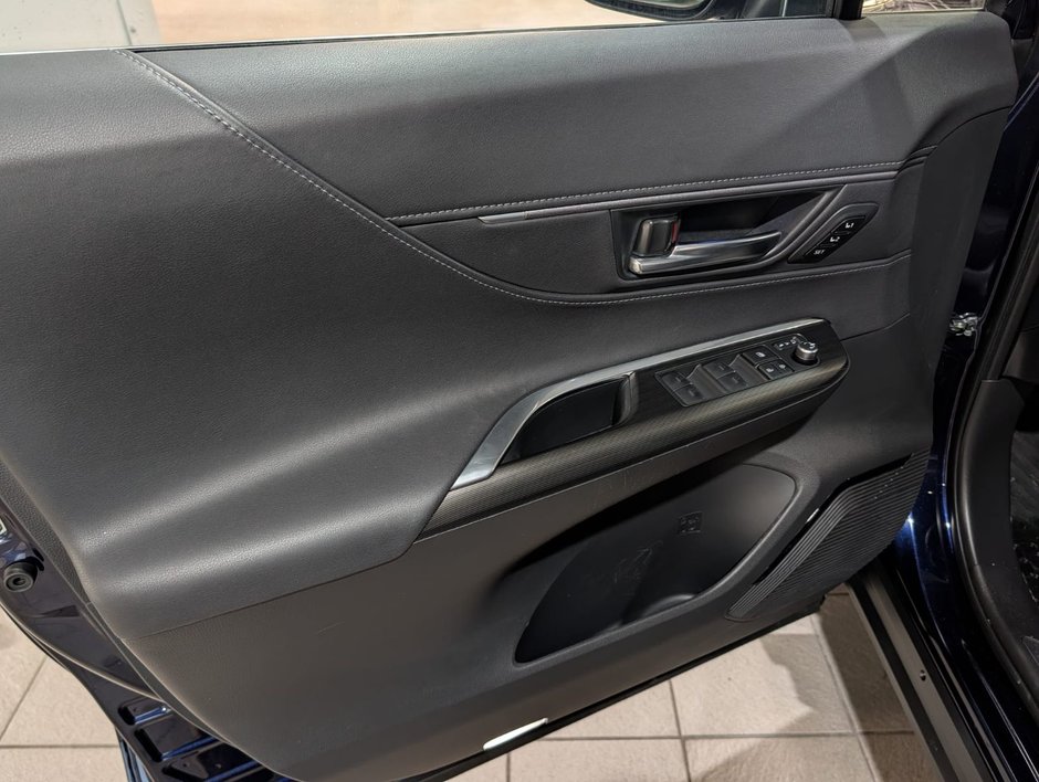 2023 Toyota Venza XLE AWD-10