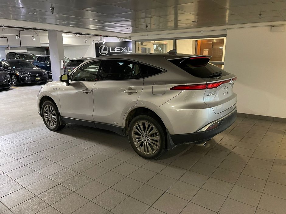 2021 Toyota VenzaLE-1
