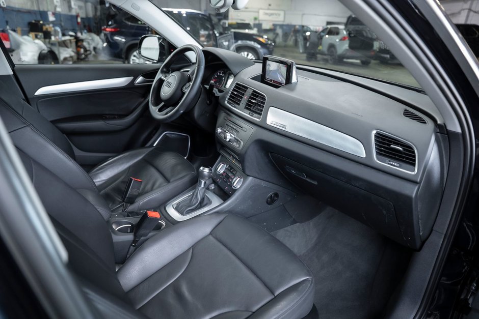 2015 Audi Q3 Technik-13