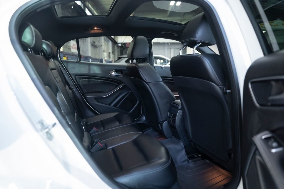 2015 Mercedes-Benz GLA 250 4-matic-18