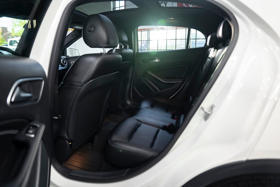 2015 Mercedes-Benz GLA 250 4-matic-7