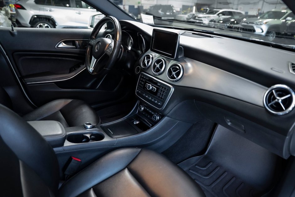 2015 Mercedes-Benz GLA 250 4-matic-15